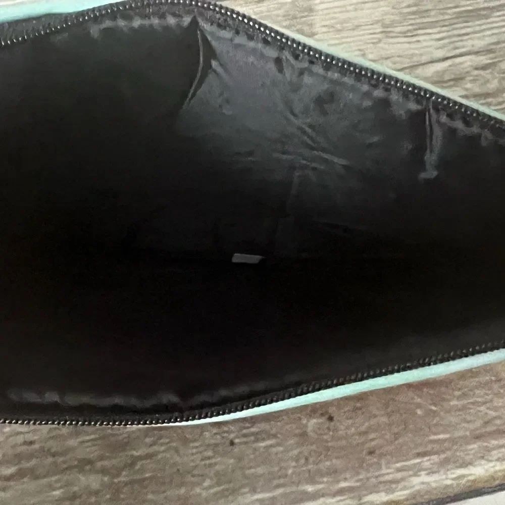 Pouches Set - Picture 2 of 2